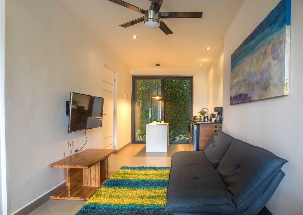 Honey B Apartahotel 3*